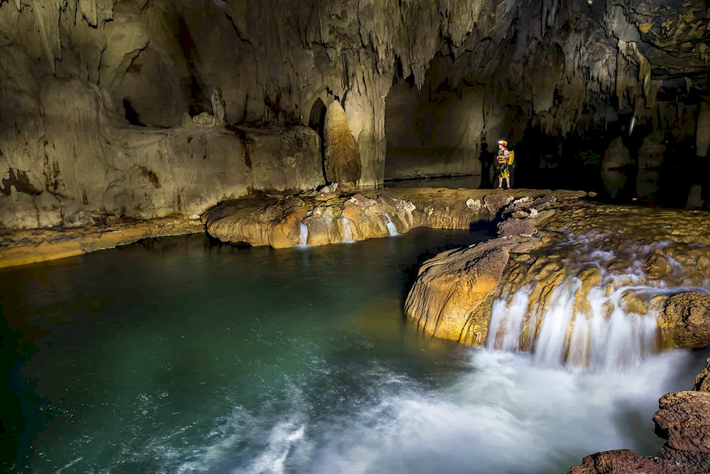 The majestic beauty of Tu Lan Cave